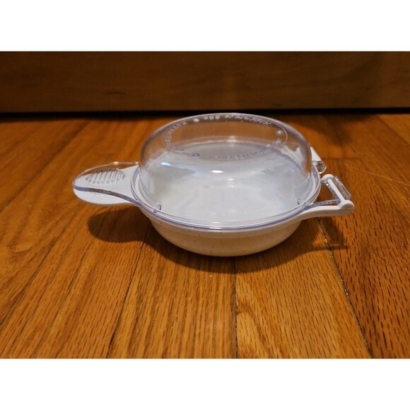 Nordic Ware Microwave Eggs 'N Muffin Breakfast Sandwich Cooker - Picture 2 of 6
